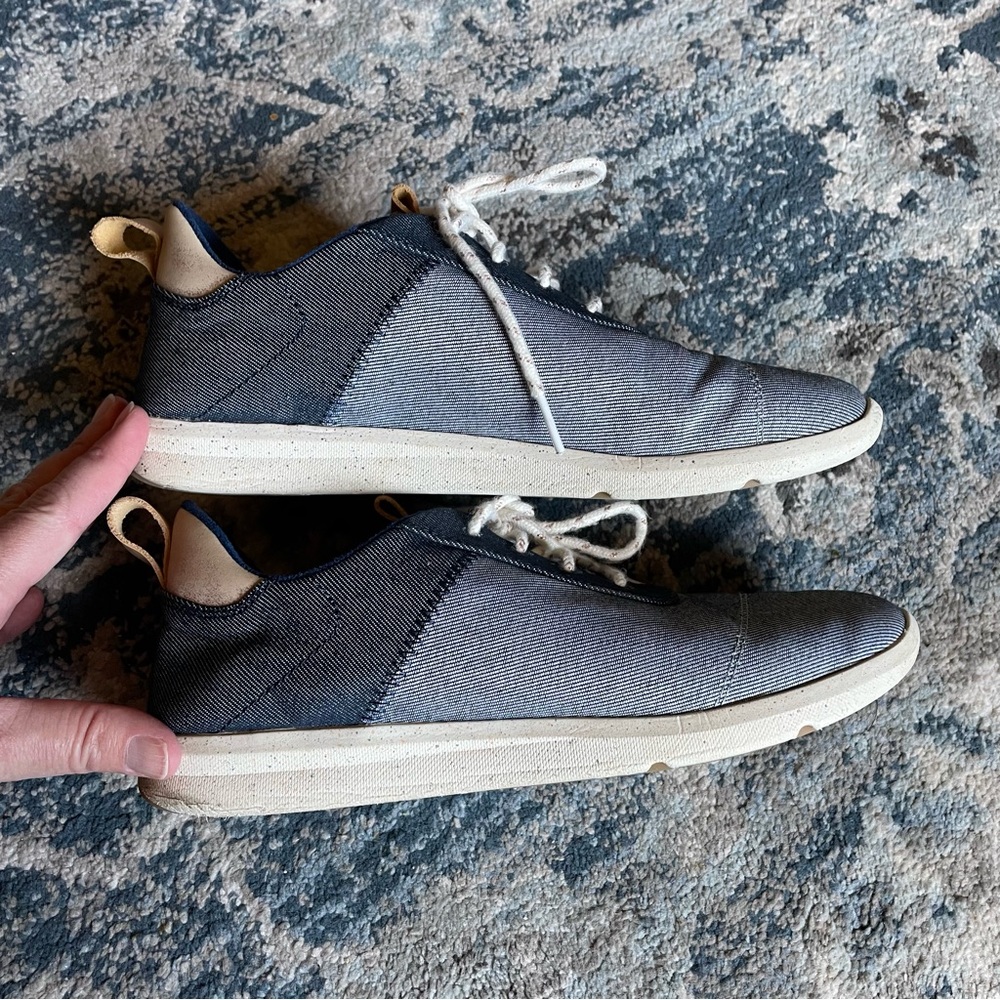 Excellent Condition! Tom’s Cabrillo Navy Denim sneakers 10 - Picture 3 of 8